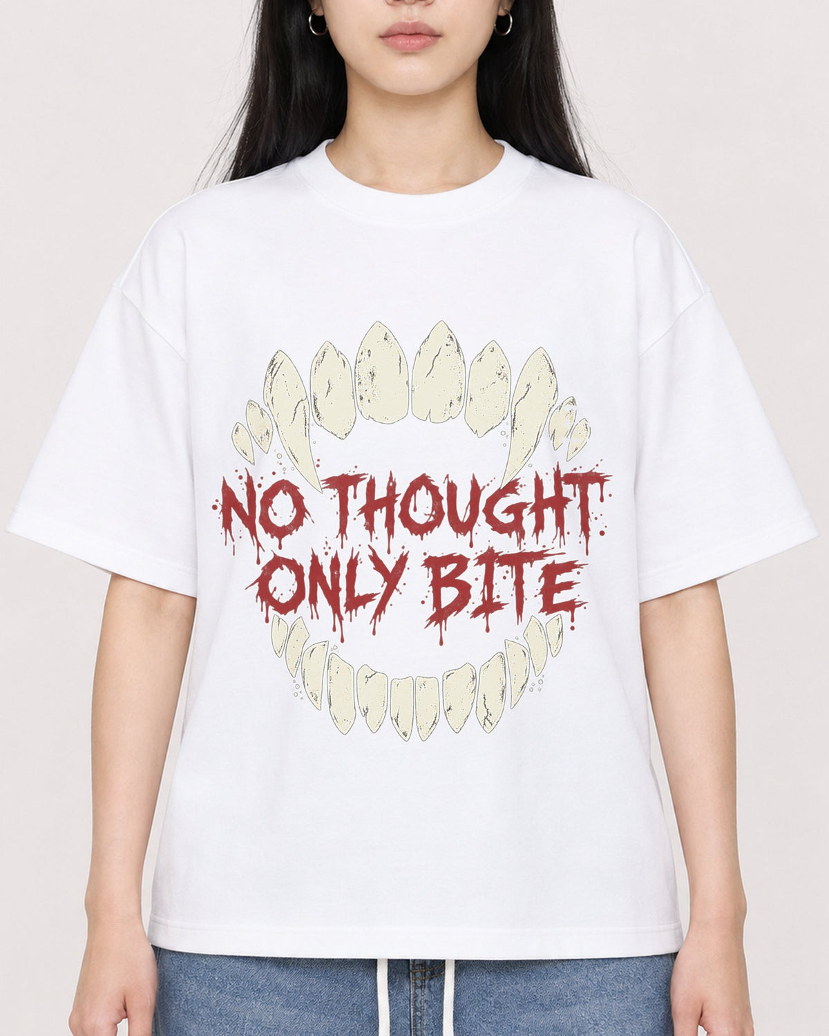 Mockup Boxy Heavyweight Tee White female close-up 01