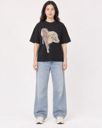 Mockup Boxy Heavyweight Tee Black female full-body 03