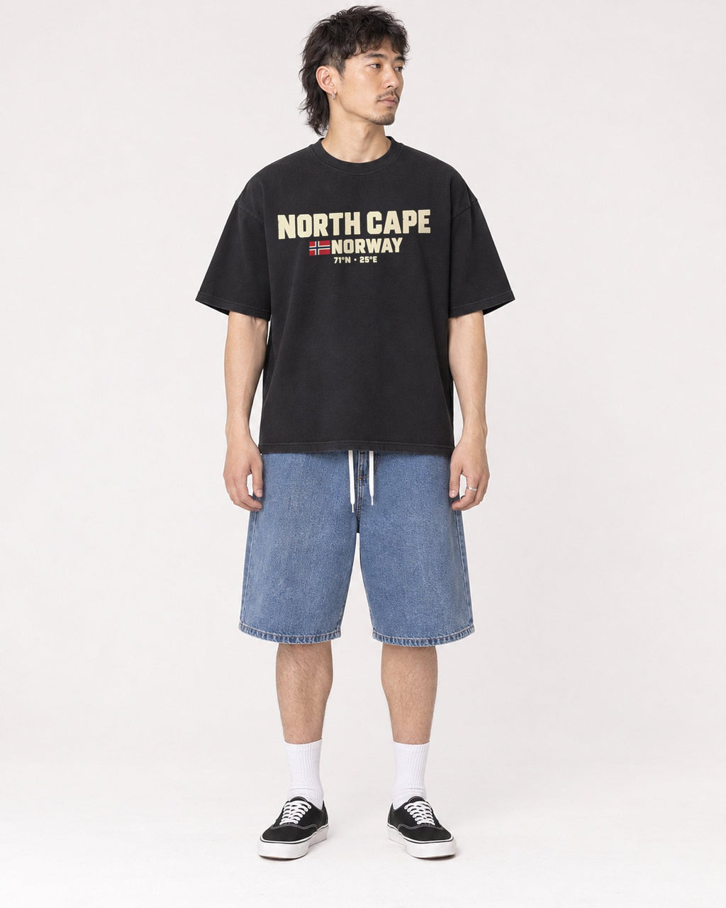 Mockup Boxy Heavyweight Tee Black male full-body 23