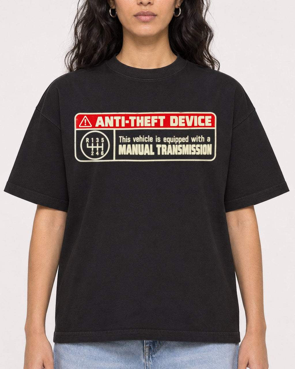 Mockup Boxy Heavyweight Tee Black female close-up 07