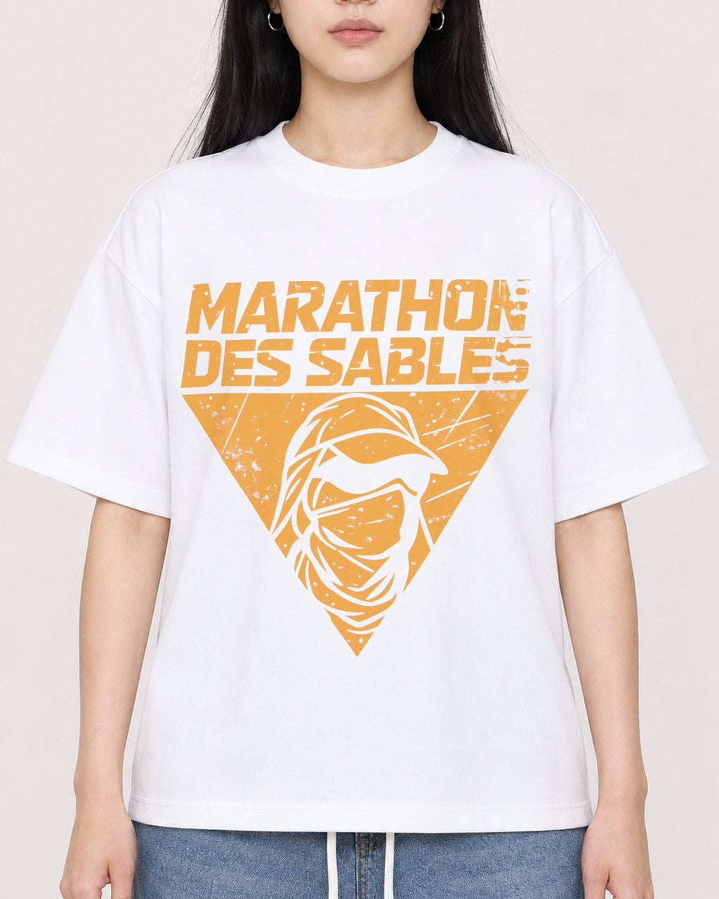 Mockup Boxy Heavyweight Tee White female close-up 01