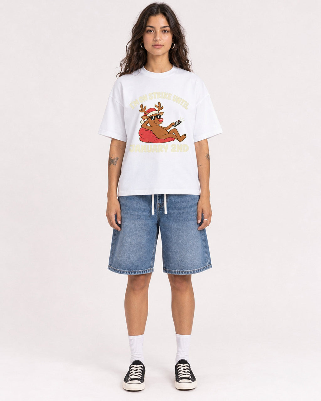 Mockup Boxy Heavyweight Tee White female full-body 06
