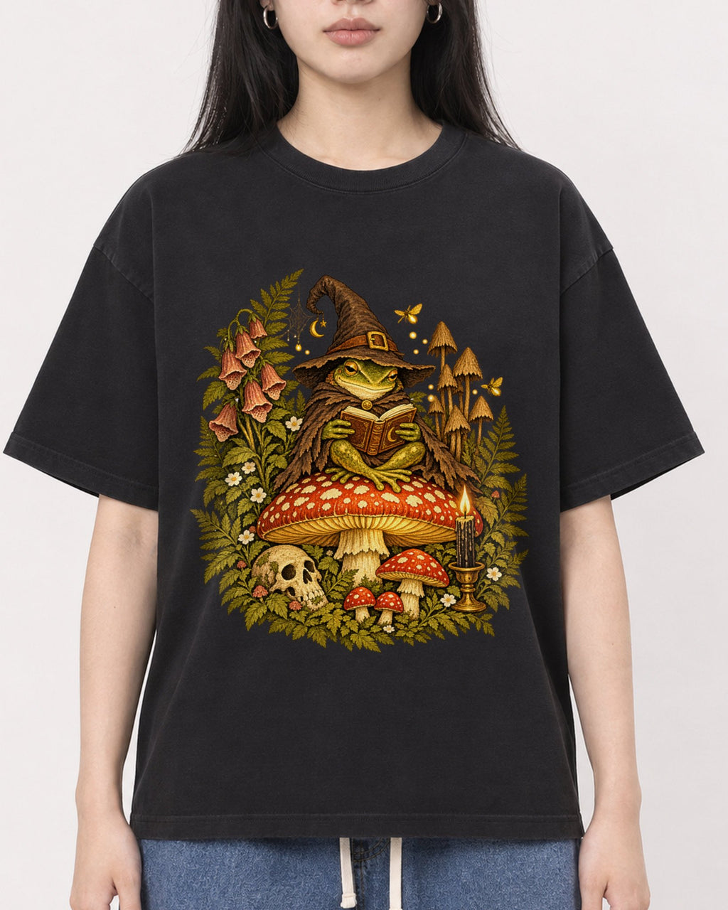 Mockup Boxy Heavyweight Tee Black female close-up 01