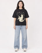 Mockup Boxy Heavyweight Tee Black female full-body 03