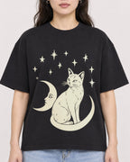 Mockup Boxy Heavyweight Tee Black female close-up 03