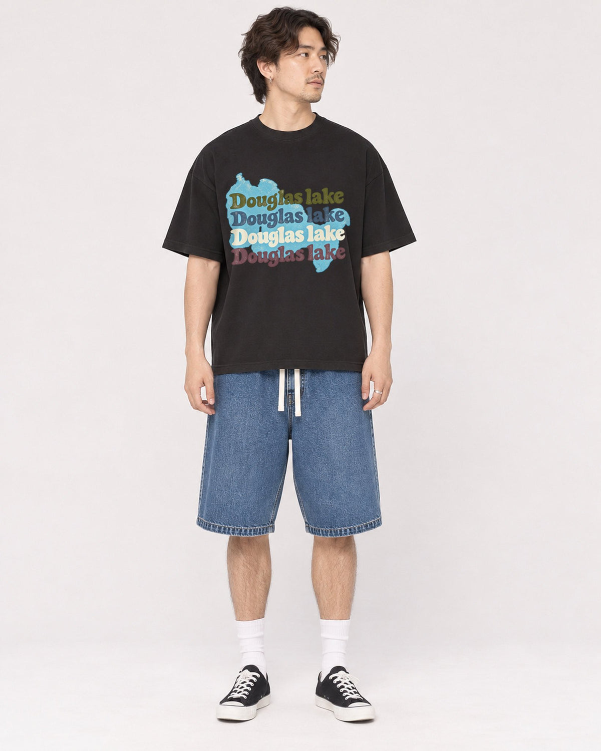 Mockup Boxy Heavyweight Tee Black male full-body 03