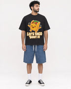 Mockup Boxy Heavyweight Tee Black male full-body 07