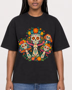 Mockup Boxy Heavyweight Tee Black female close-up 04