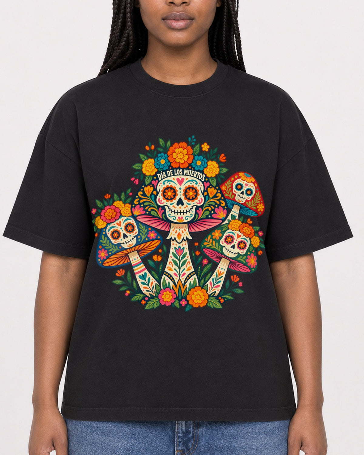 Mockup Boxy Heavyweight Tee Black female close-up 04