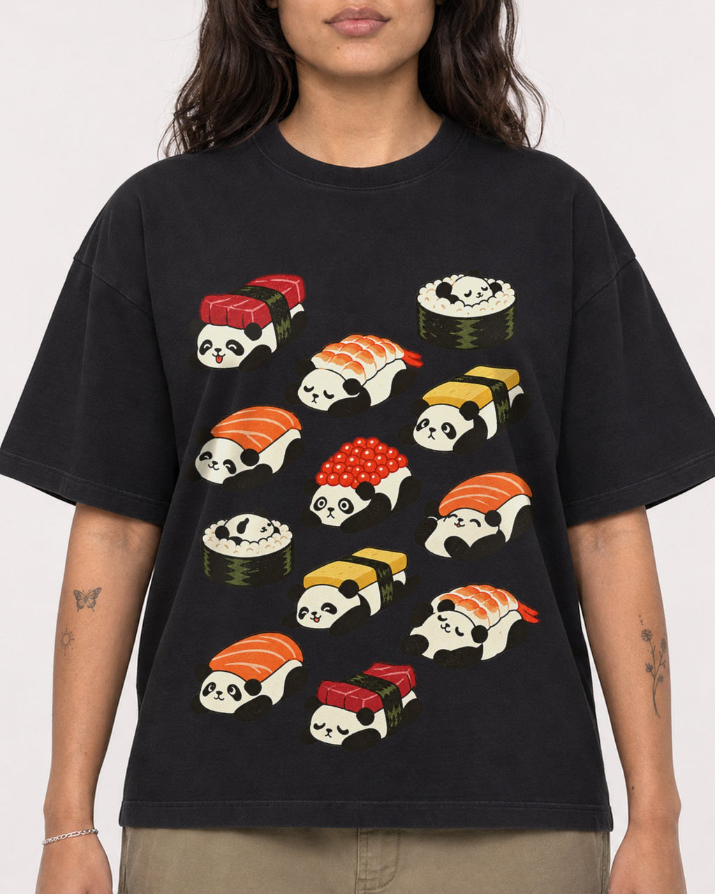 Mockup Boxy Heavyweight Tee Black female close-up 06