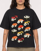 Mockup Boxy Heavyweight Tee Black female close-up 06