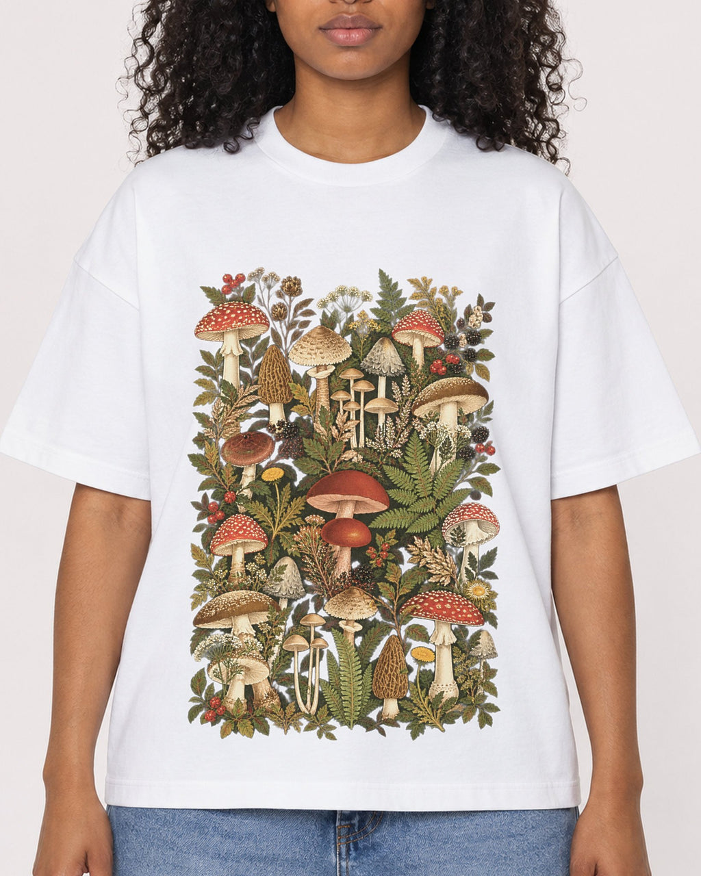 Mockup Boxy Heavyweight Tee White female close-up 05