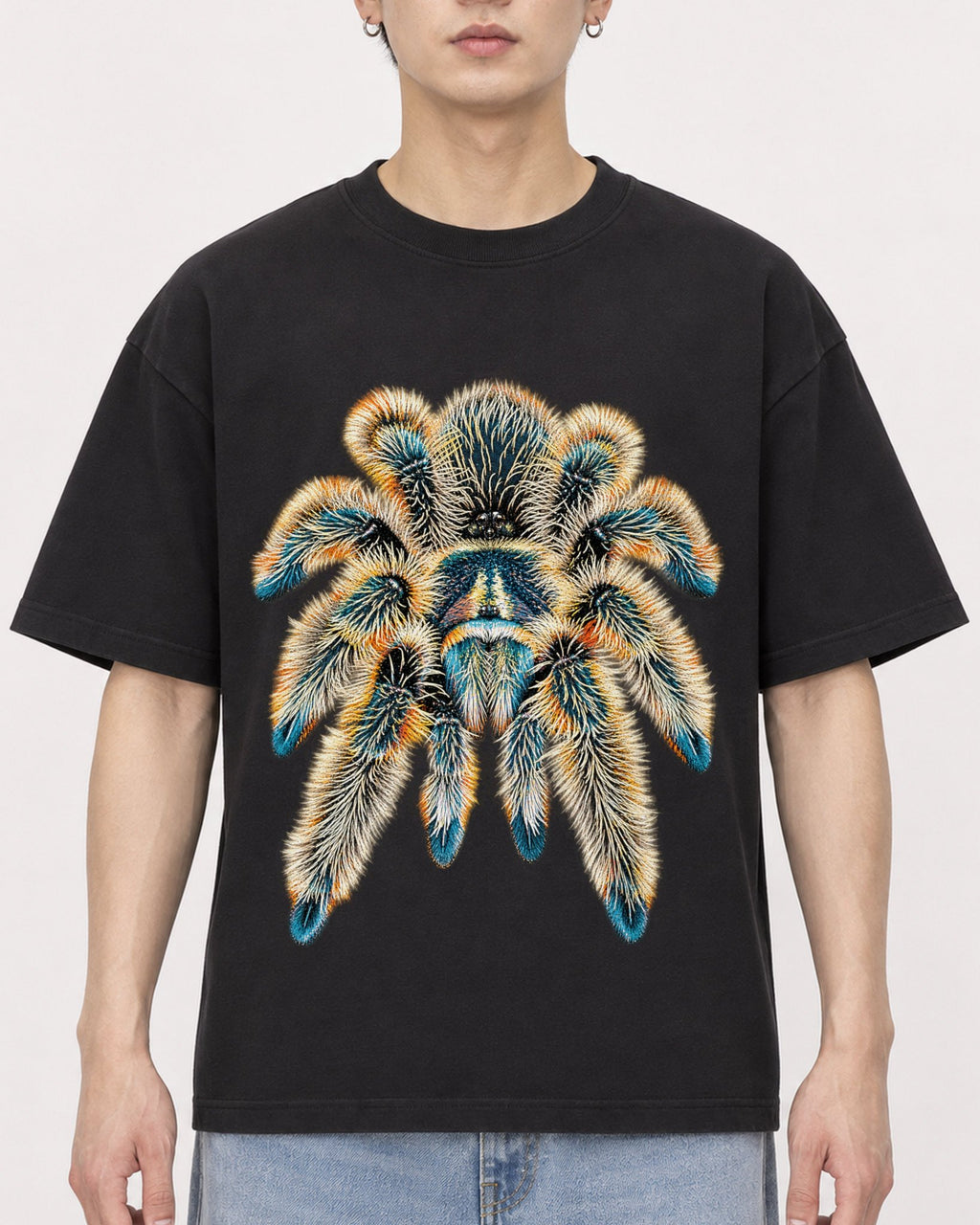Mockup Boxy Heavyweight Tee Black male close-up 01