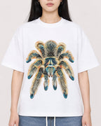 Mockup Boxy Heavyweight Tee White female close-up 01