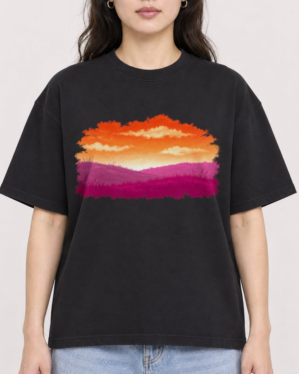 Mockup Boxy Heavyweight Tee Black female close-up 03