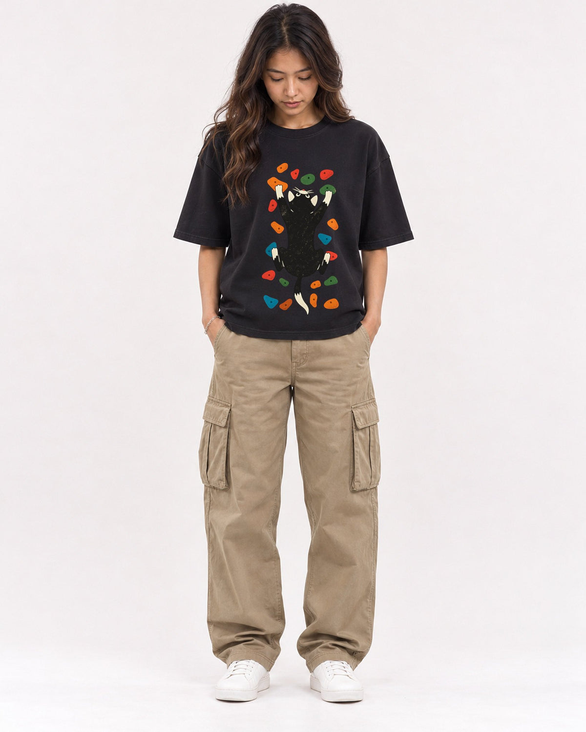 Mockup Boxy Heavyweight Tee Black female full-body 02