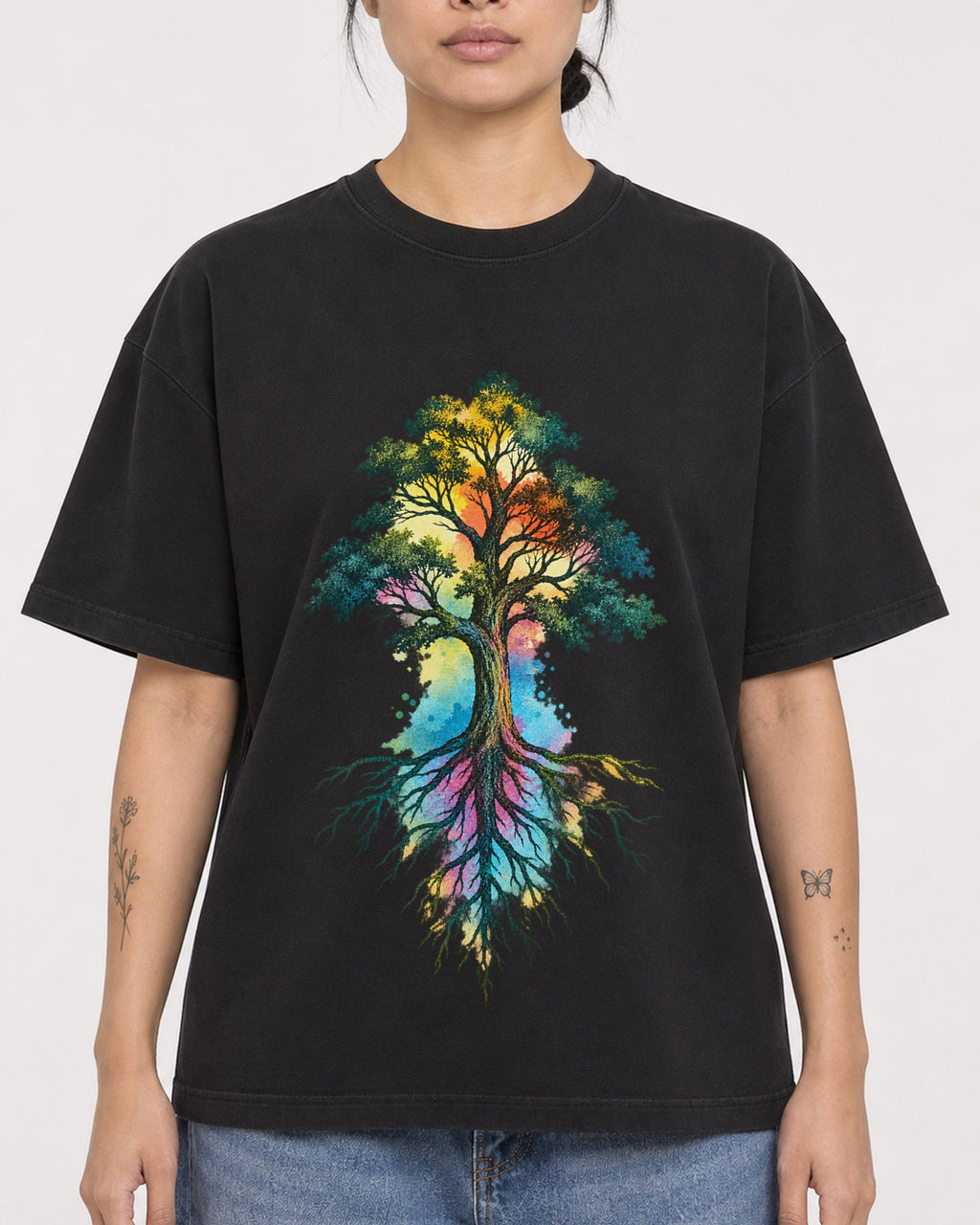 Mockup Boxy Heavyweight Tee Black female close-up 12