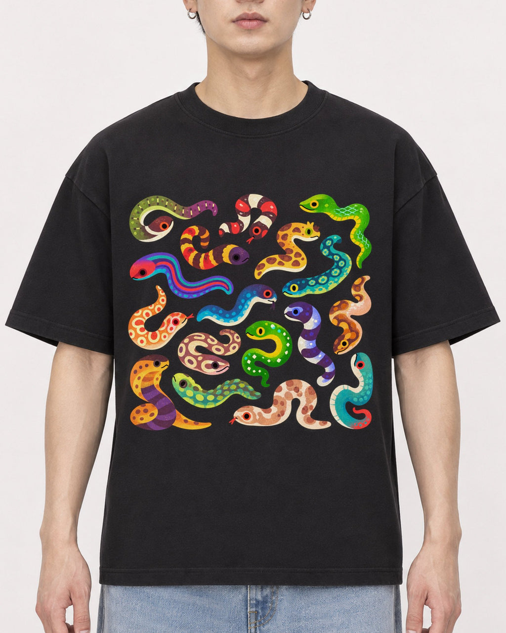 Mockup Boxy Heavyweight Tee Black male close-up 01