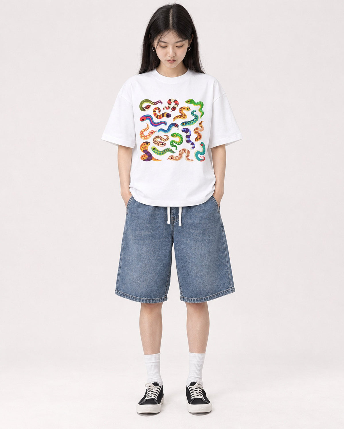 Mockup Boxy Heavyweight Tee White female full-body 01
