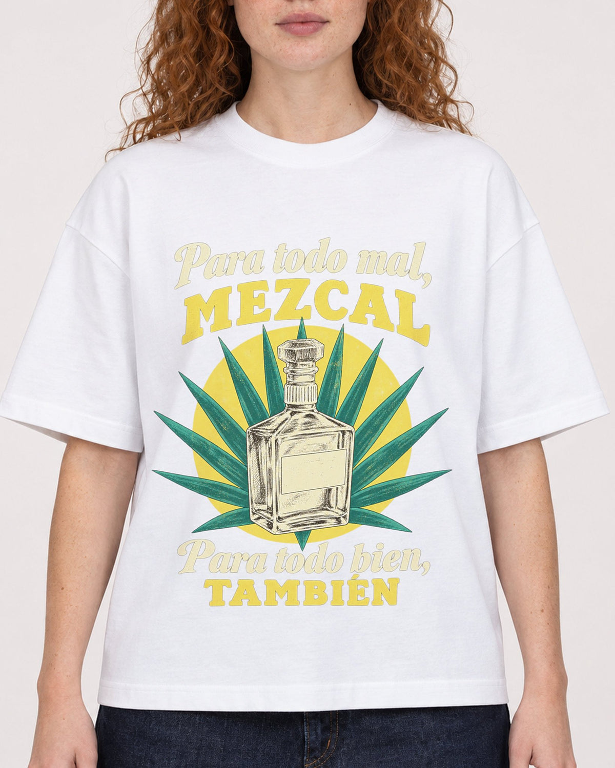 Mockup Boxy Heavyweight Tee White female close-up 09