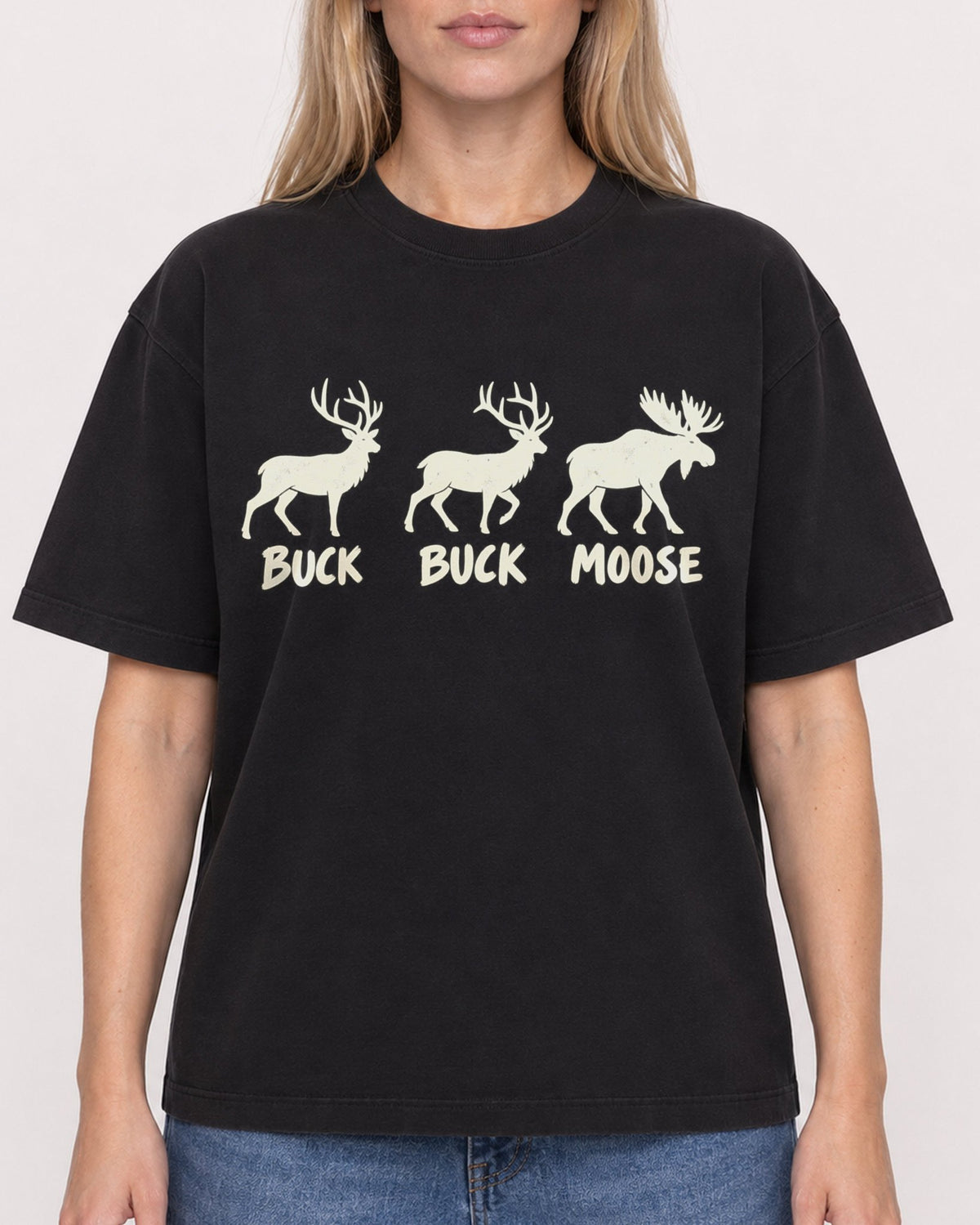 Mockup Boxy Heavyweight Tee Black female close-up 08
