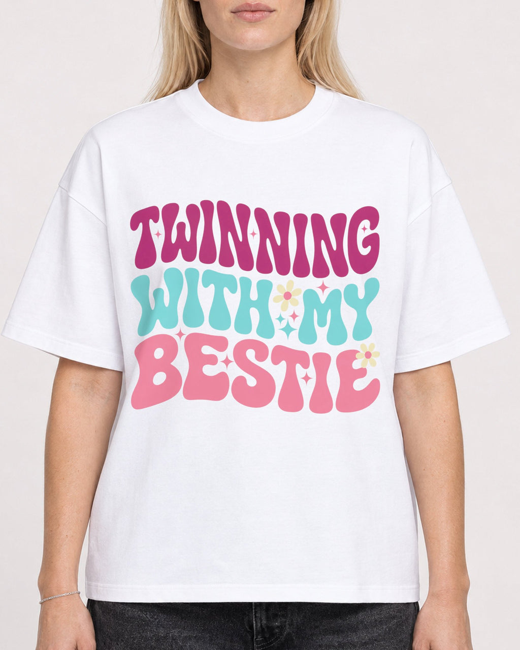 Mockup Boxy Heavyweight Tee White female close-up 08