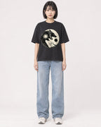 Mockup Boxy Heavyweight Tee Black female full-body 11
