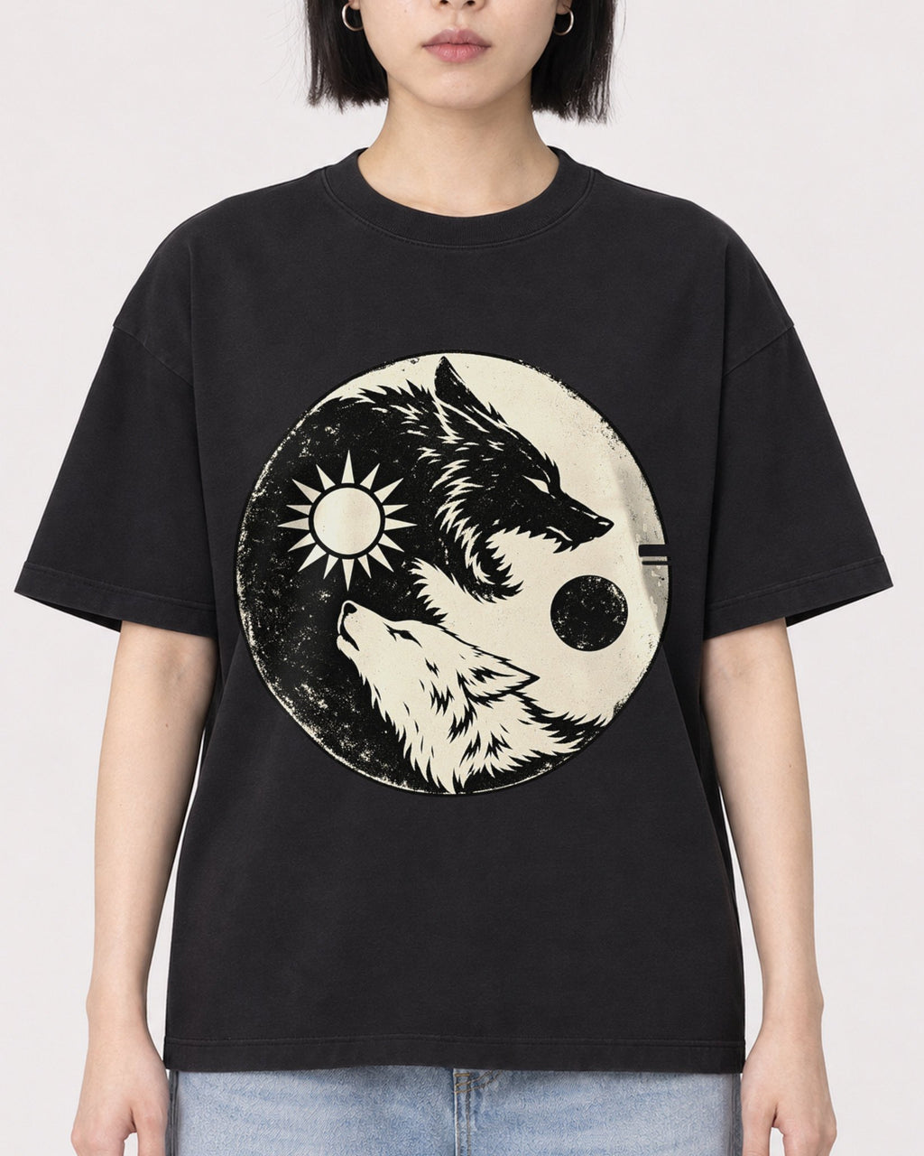 Mockup Boxy Heavyweight Tee Black female close-up 11