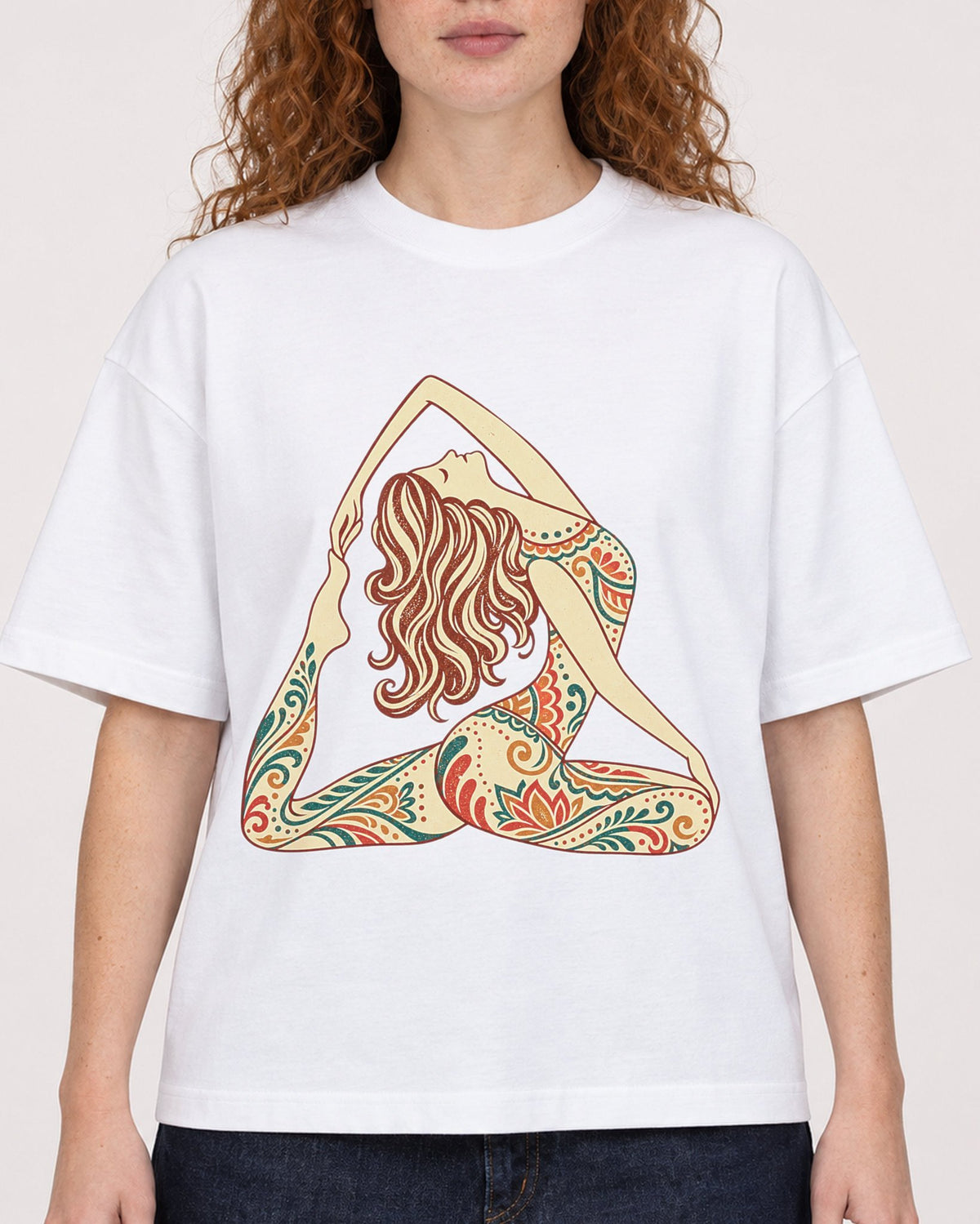 Mockup Boxy Heavyweight Tee White female close-up 09