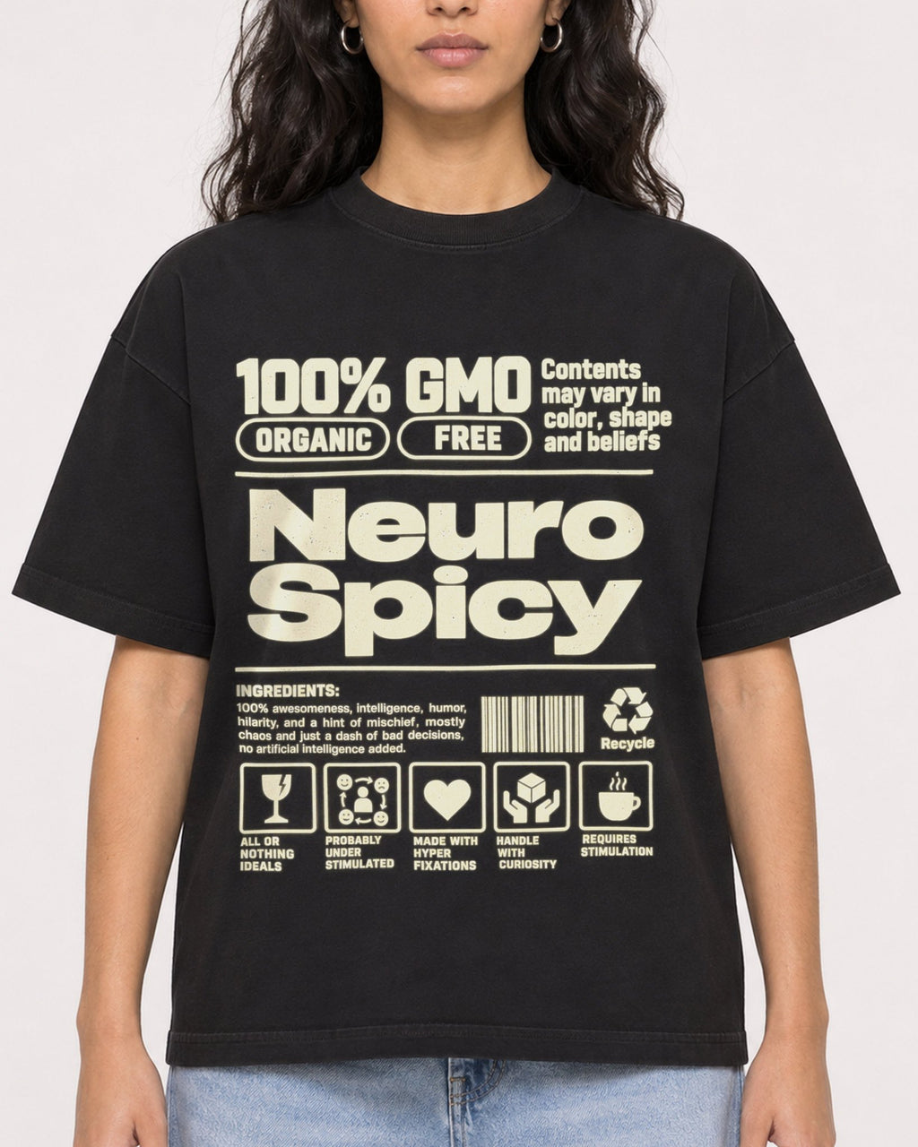 Mockup Boxy Heavyweight Tee Black female close-up 07