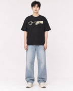 Mockup Boxy Heavyweight Tee Black male full-body 01