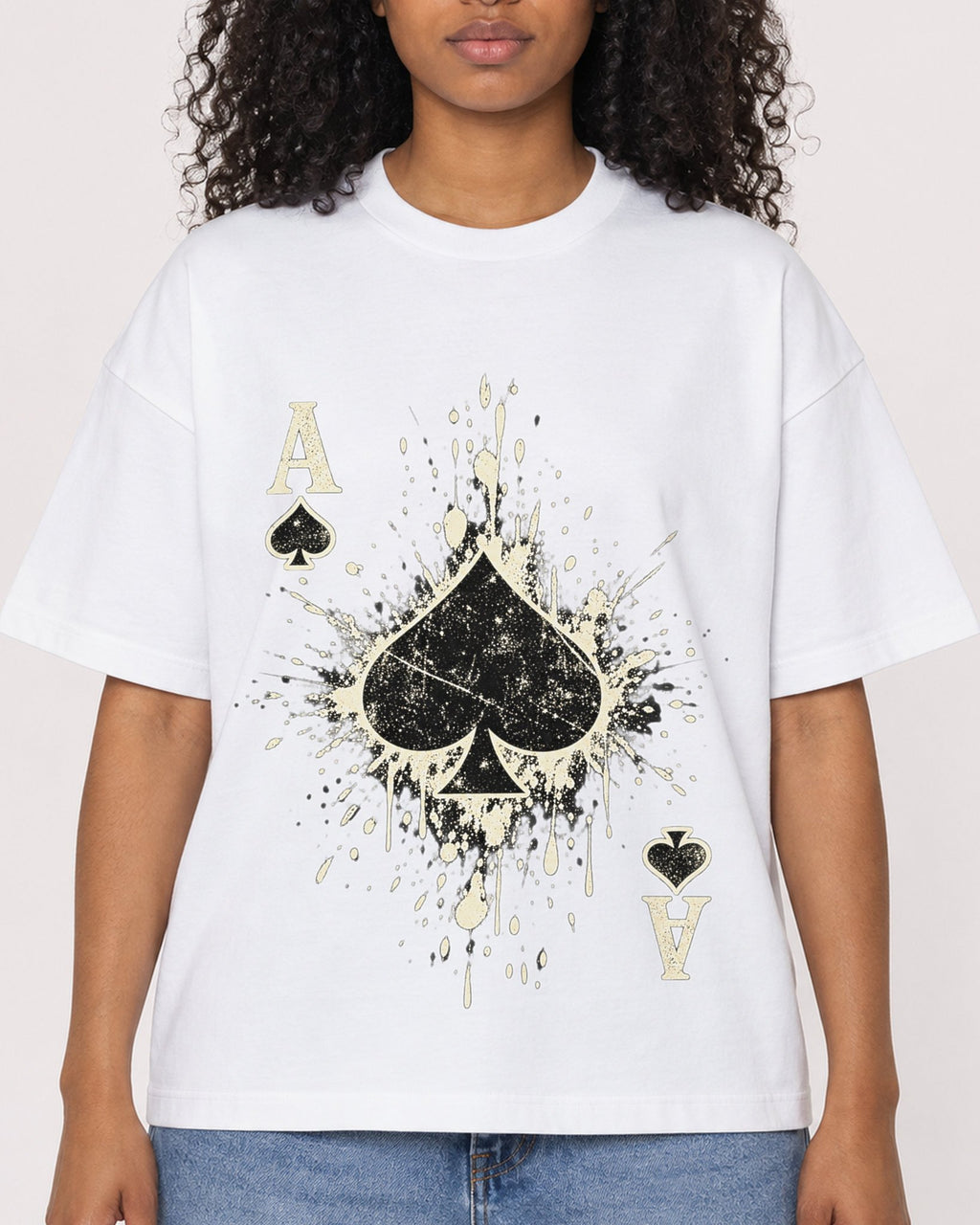 Mockup Boxy Heavyweight Tee White female close-up 05