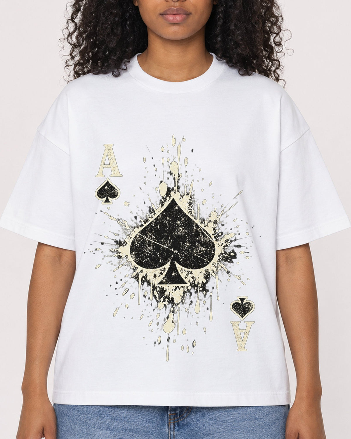 Mockup Boxy Heavyweight Tee White female close-up 05