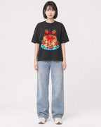Mockup Boxy Heavyweight Tee Black female full-body 11