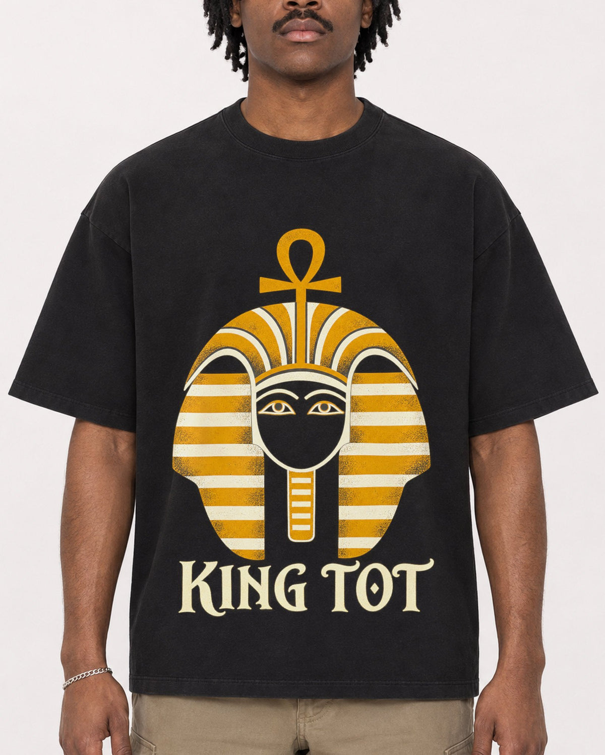 Mockup Boxy Heavyweight Tee Black male close-up 04