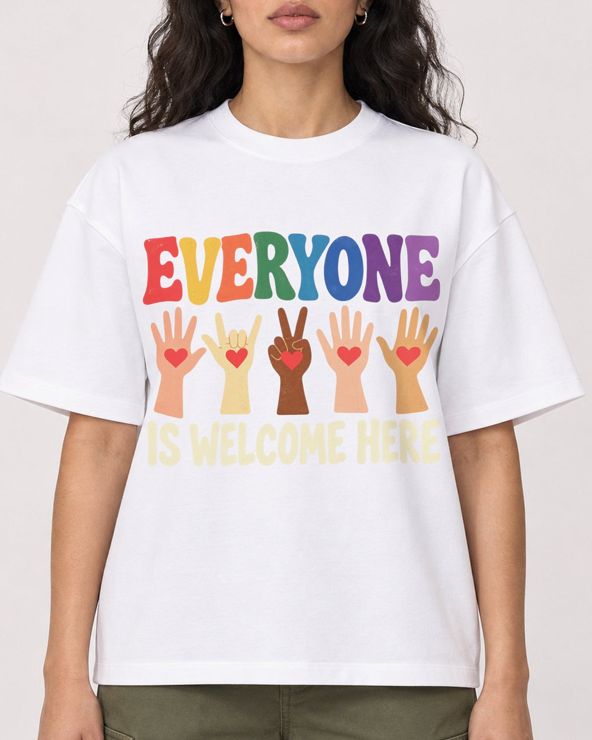 Mockup Boxy Heavyweight Tee White female close-up 07