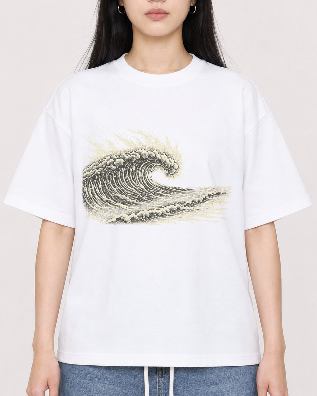 Mockup Boxy Heavyweight Tee White female close-up 01