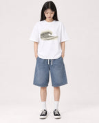 Mockup Boxy Heavyweight Tee White female full-body 01