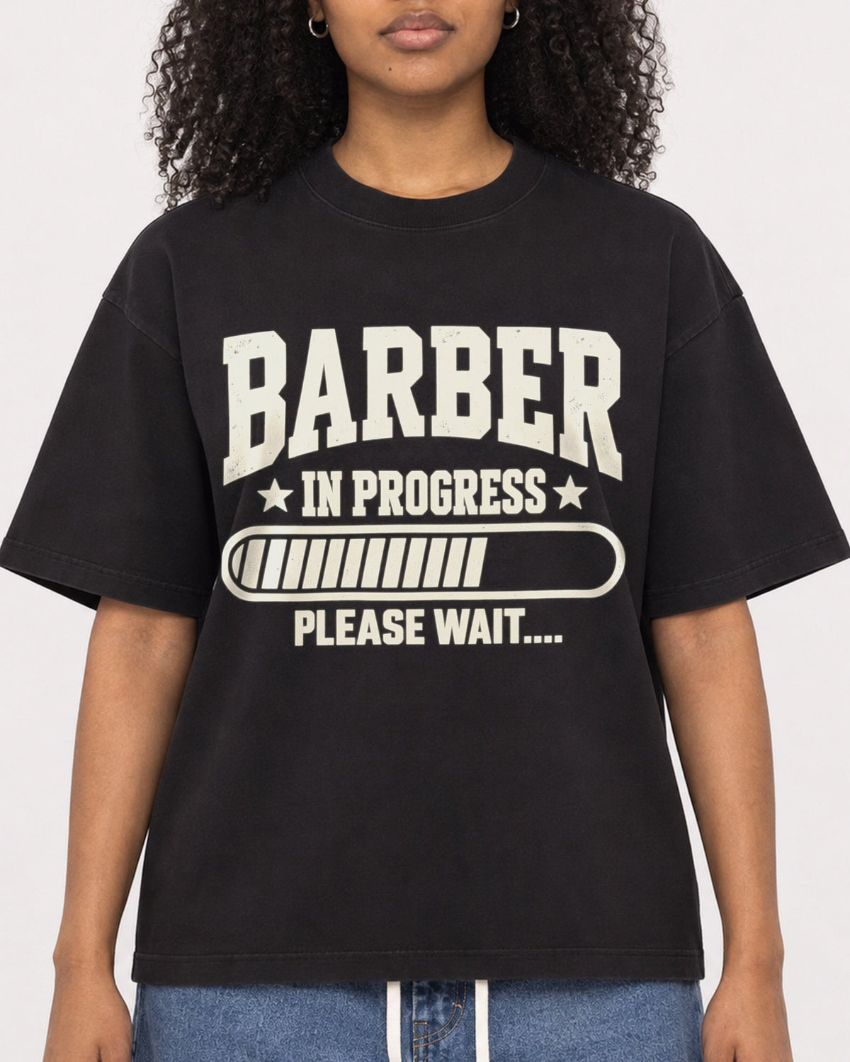 Mockup Boxy Heavyweight Tee Black female close-up 05