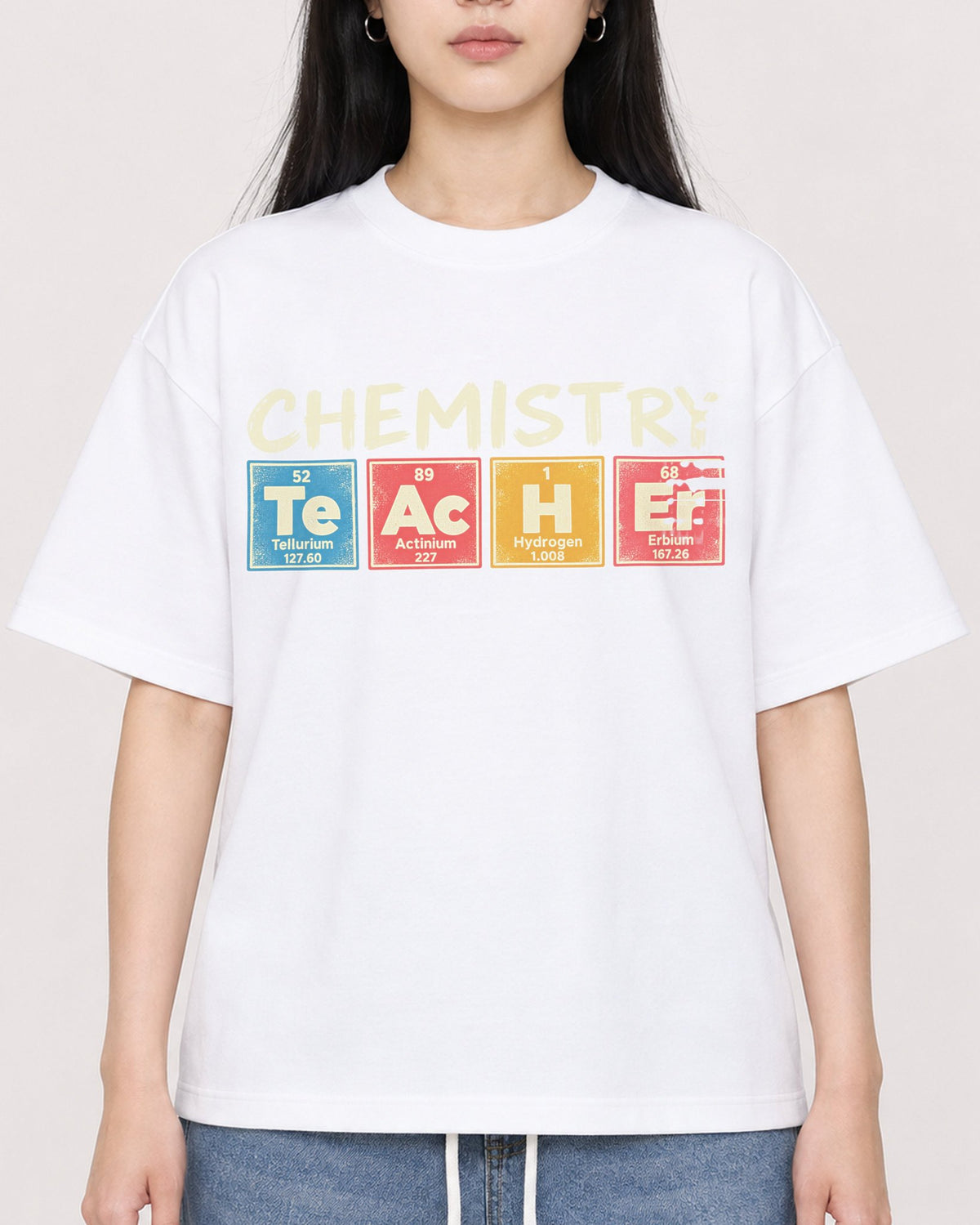 Mockup Boxy Heavyweight Tee White female close-up 01