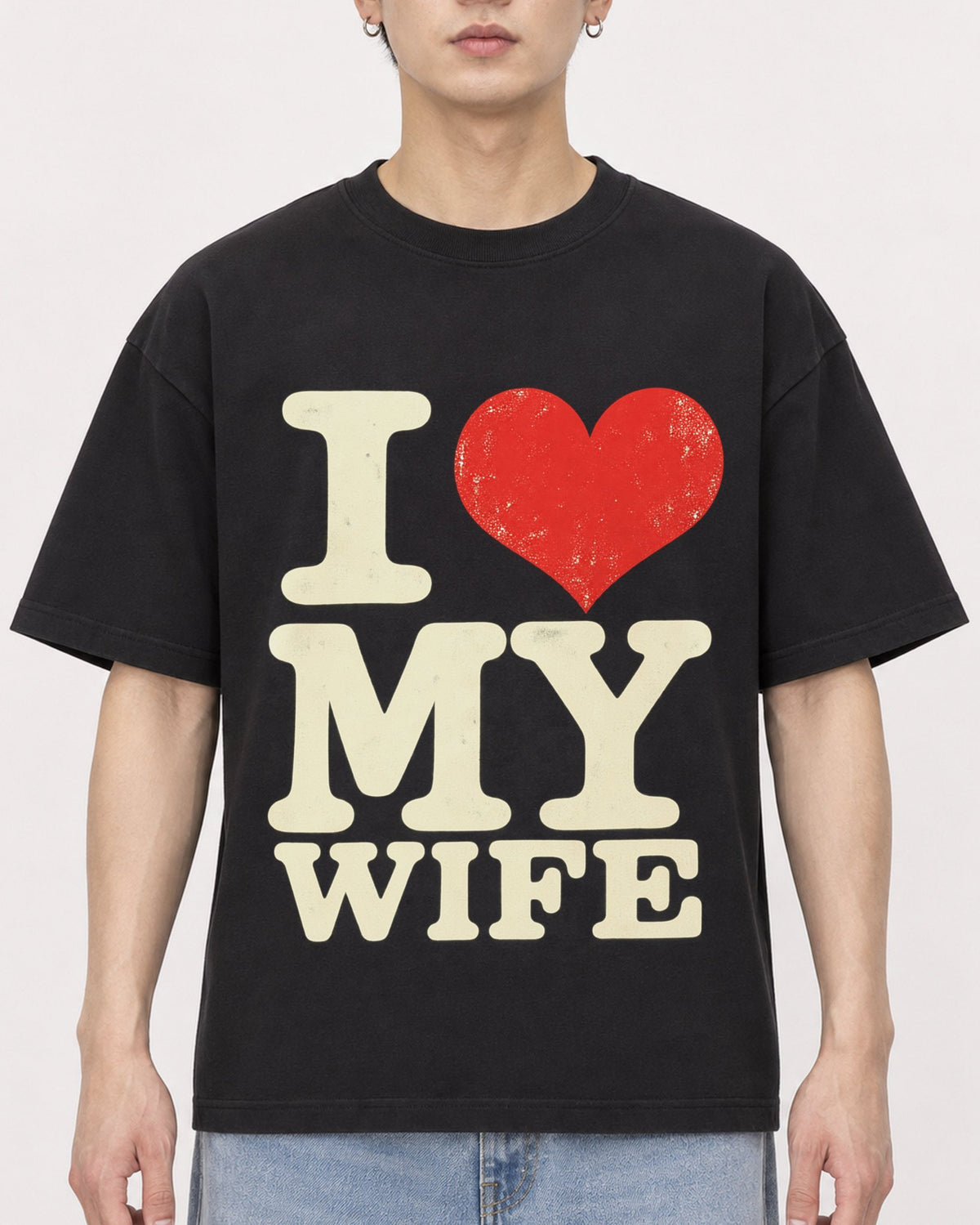 Mockup Boxy Heavyweight Tee Black male close-up 01