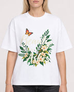 Mockup Boxy Heavyweight Tee White female close-up 08