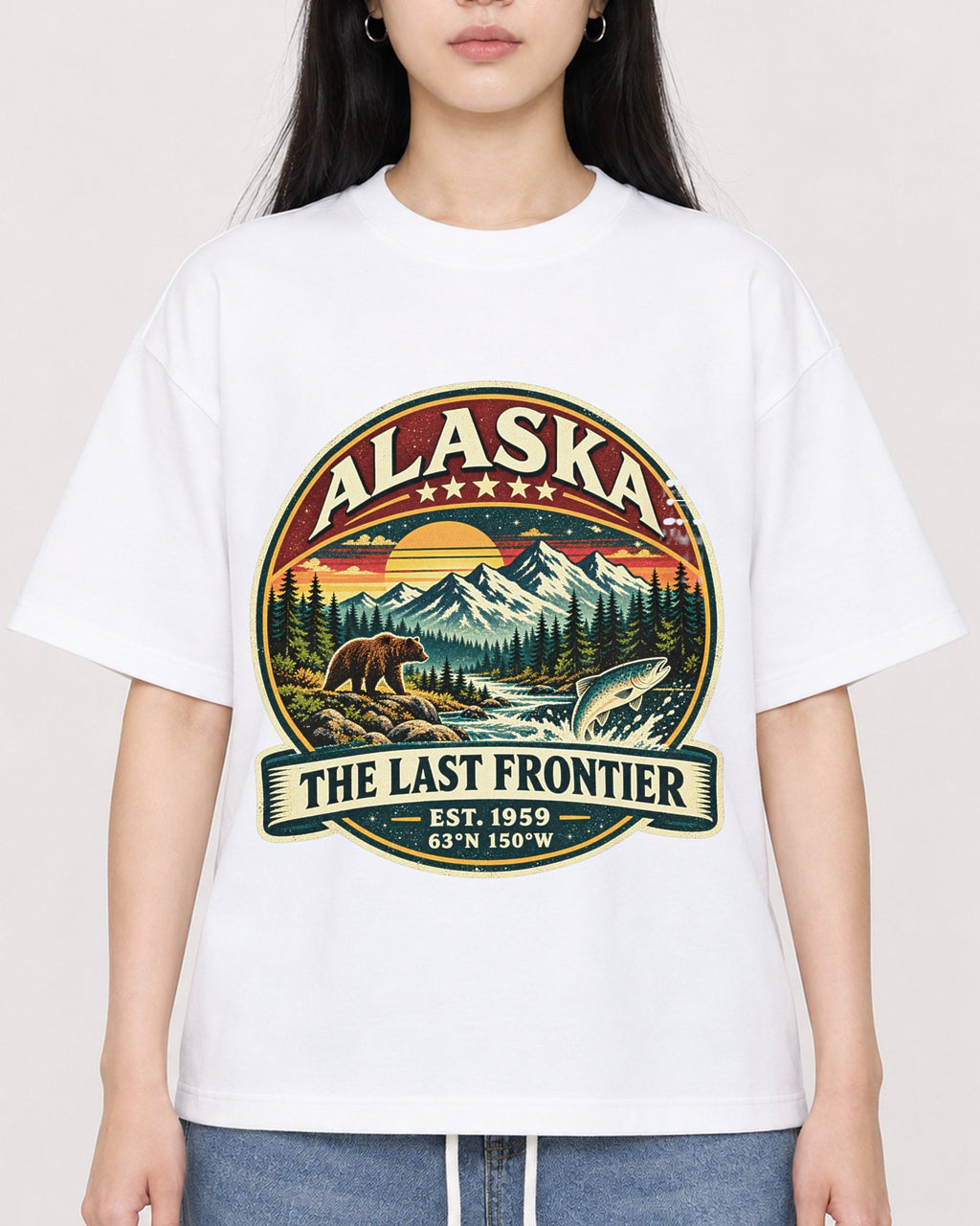 Mockup Boxy Heavyweight Tee White female close-up 01