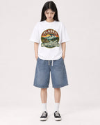 Mockup Boxy Heavyweight Tee White female full-body 01