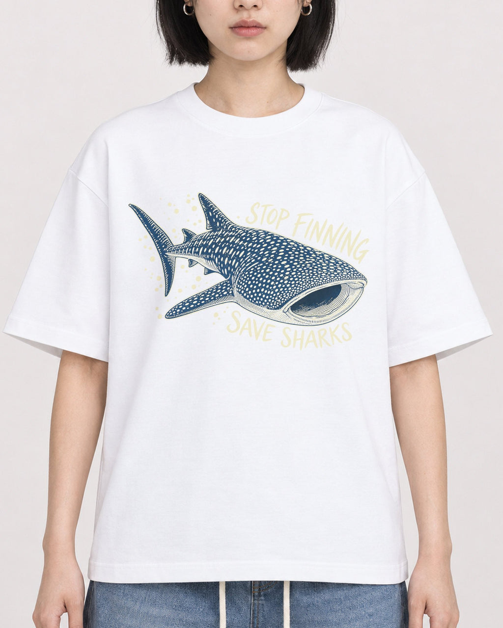 Mockup Boxy Heavyweight Tee White female close-up 11