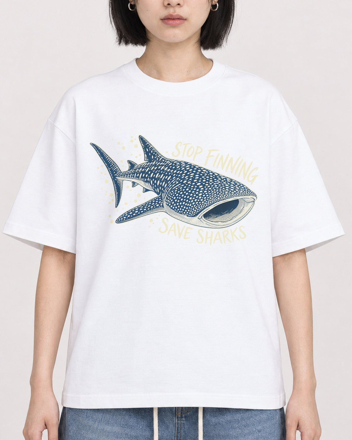 Mockup Boxy Heavyweight Tee White female close-up 11