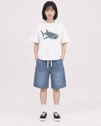 Mockup Boxy Heavyweight Tee White female full-body 11