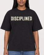 Mockup Boxy Heavyweight Tee Black female close-up 04