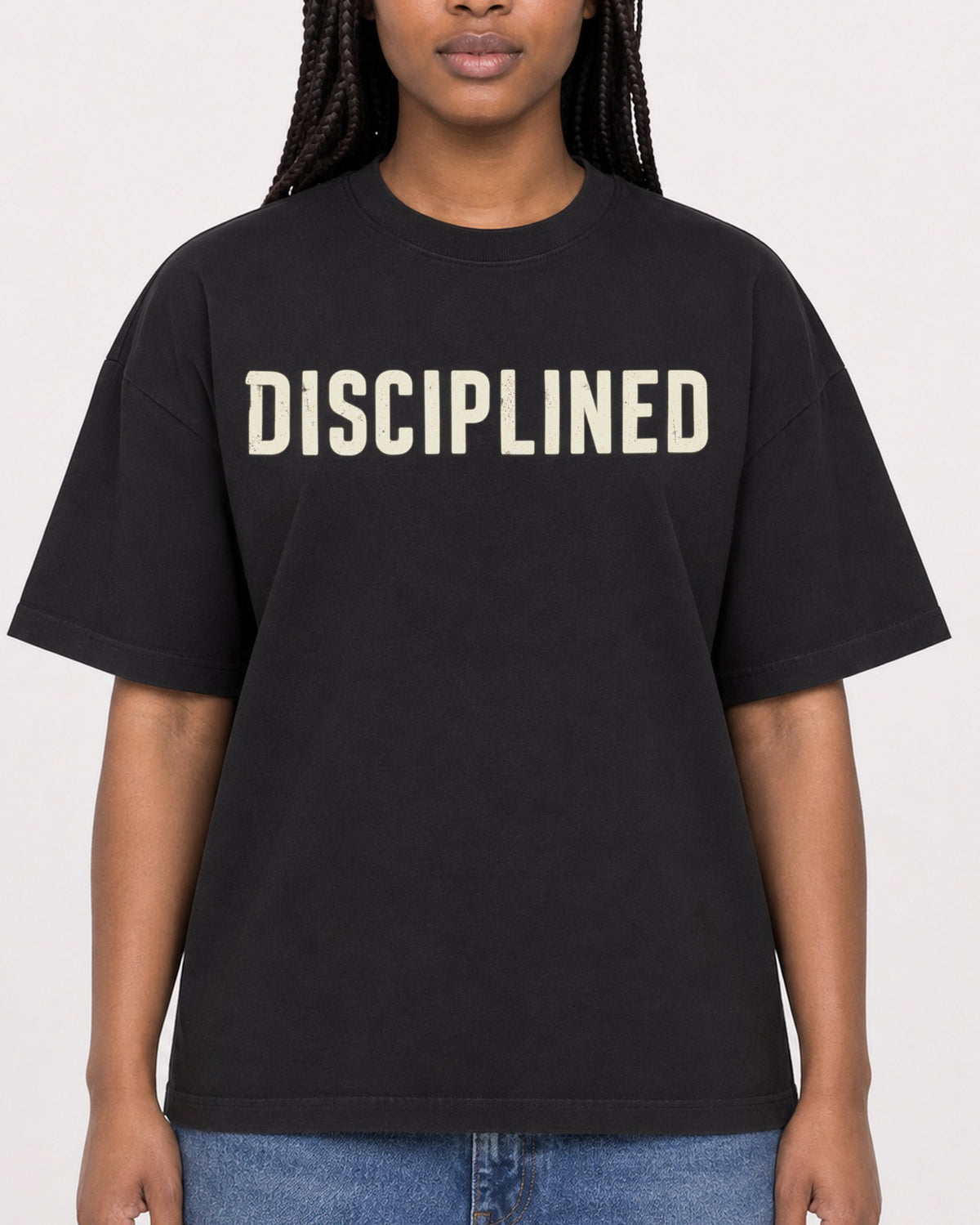 Mockup Boxy Heavyweight Tee Black female close-up 04