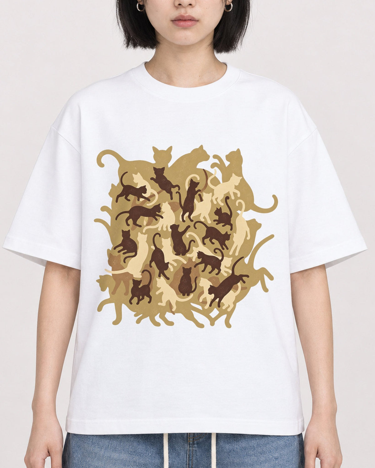 Mockup Boxy Heavyweight Tee White female close-up 11